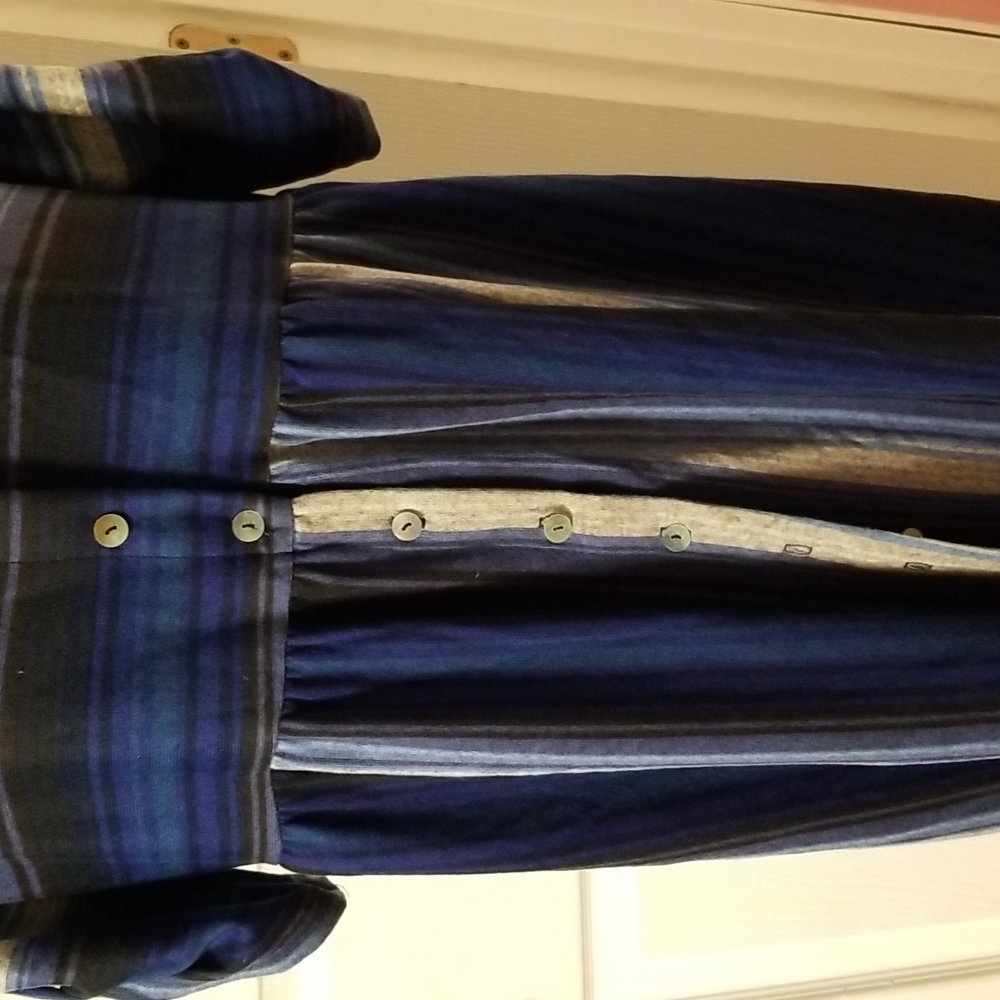 Dress - Picture 2 of 9